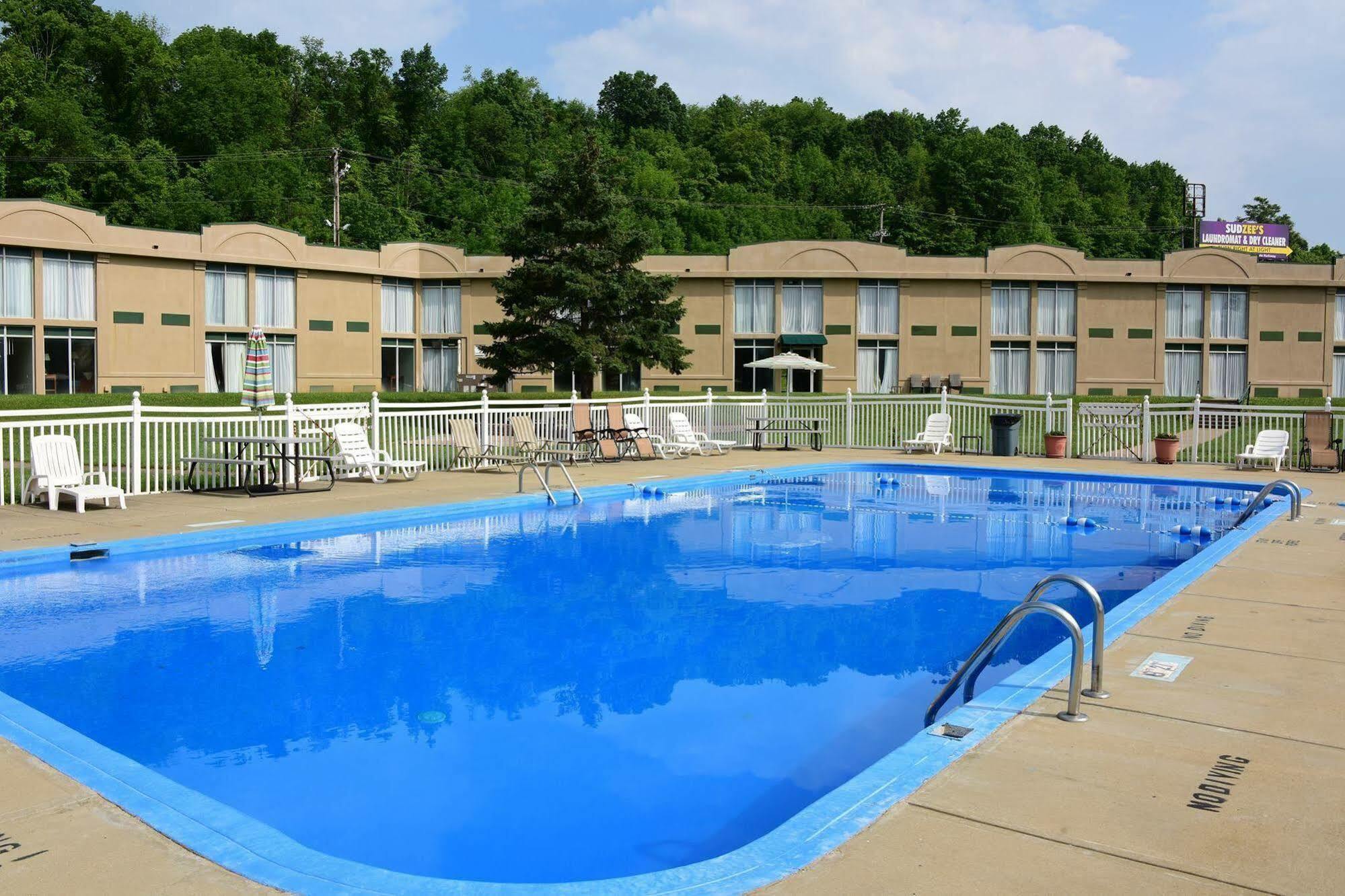 Red Roof Inn Cambridge, Oh エクステリア 写真